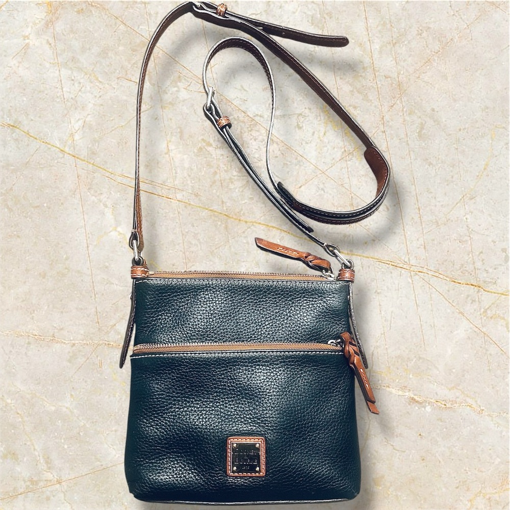 Dooney & Bourke Pebble Grain Leather Everyday Crossbody Bag in Black
